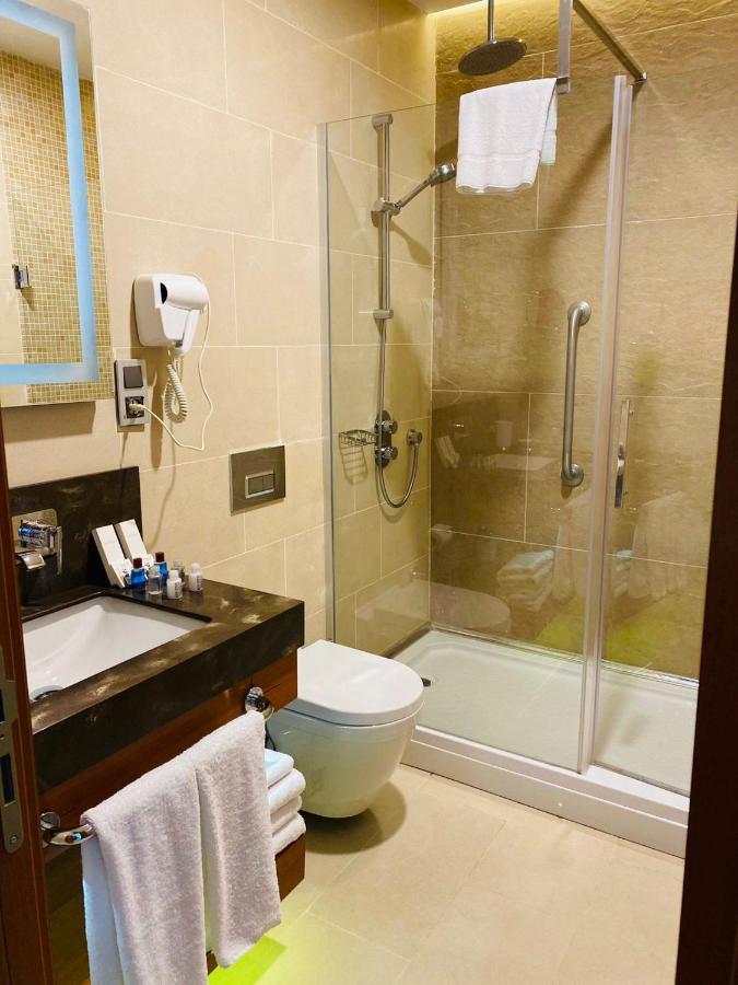 Grand Bellagio Convention & Casino 5*