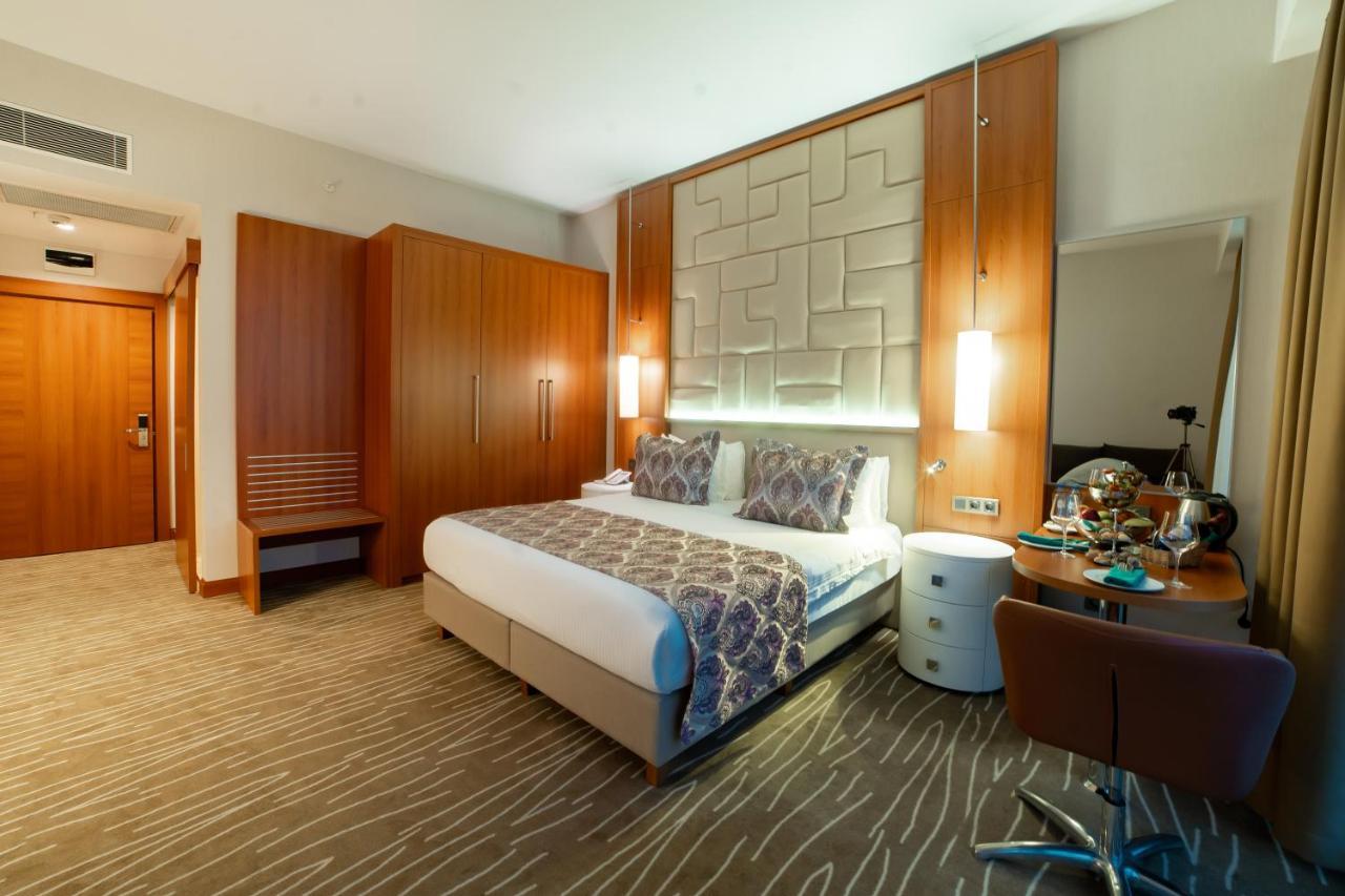 Grand Bellagio Convention & Casino Hotel 5*